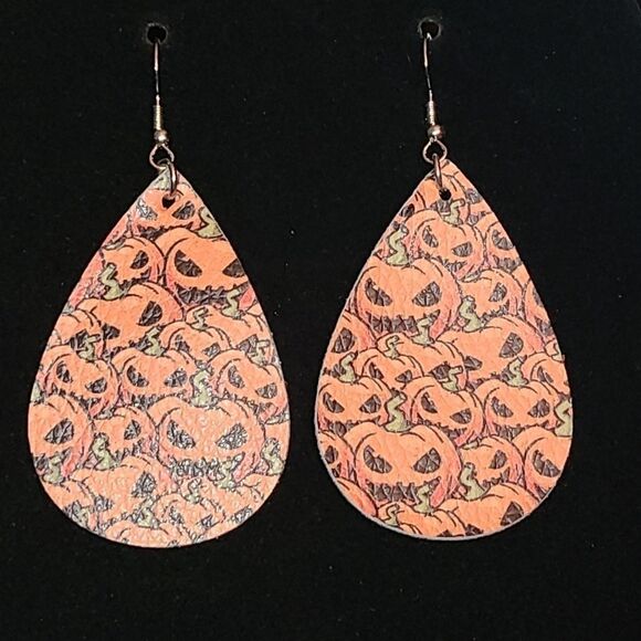 🎃 👻‎ 2 FOR $10 HALLOWEEN EARRINGS MIX AND MATCH 🧡🖤 - Picture 1 of 3